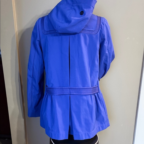 LIKE NEW. Lululemon Paddington Softshell
Pigment Blue - Picture 15 of 15
